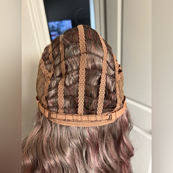 Rebel Gypsy Kissin in the Cold Wig - Picture 6 of 7